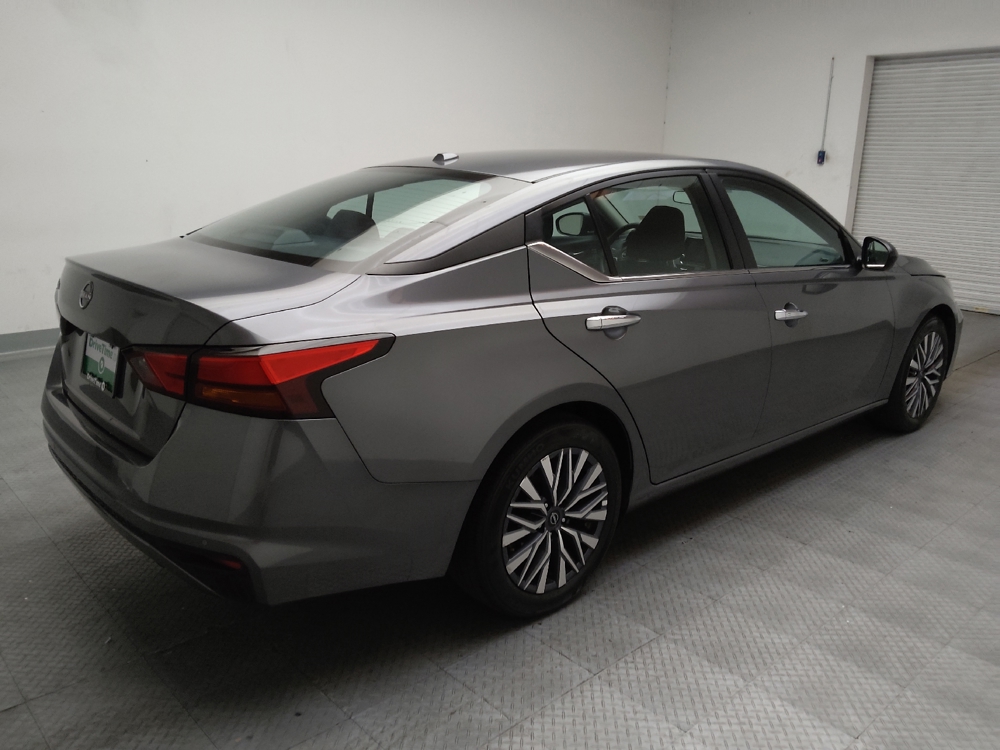 2025 Nissan Altima SV - Photo 7