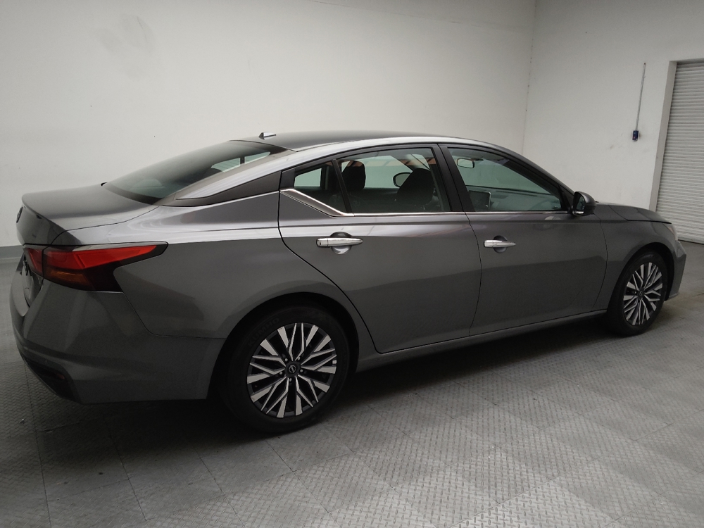 2025 Nissan Altima SV - Photo 8