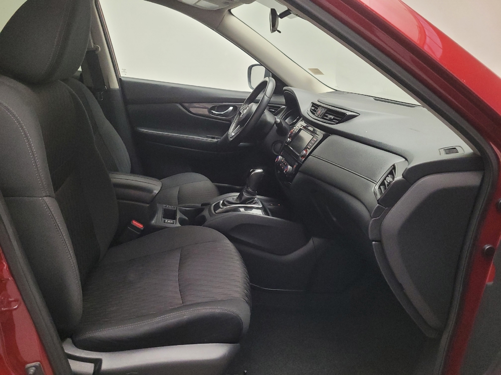 2019 Nissan Rogue SV - Photo 16