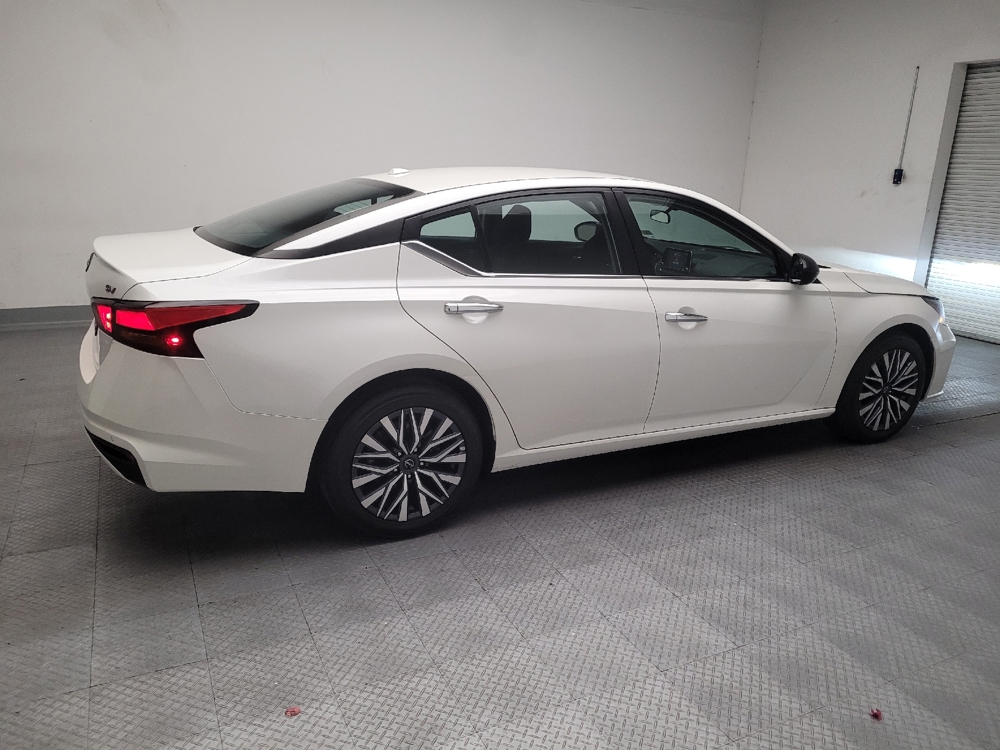 2024 Nissan Altima SV - Photo 8