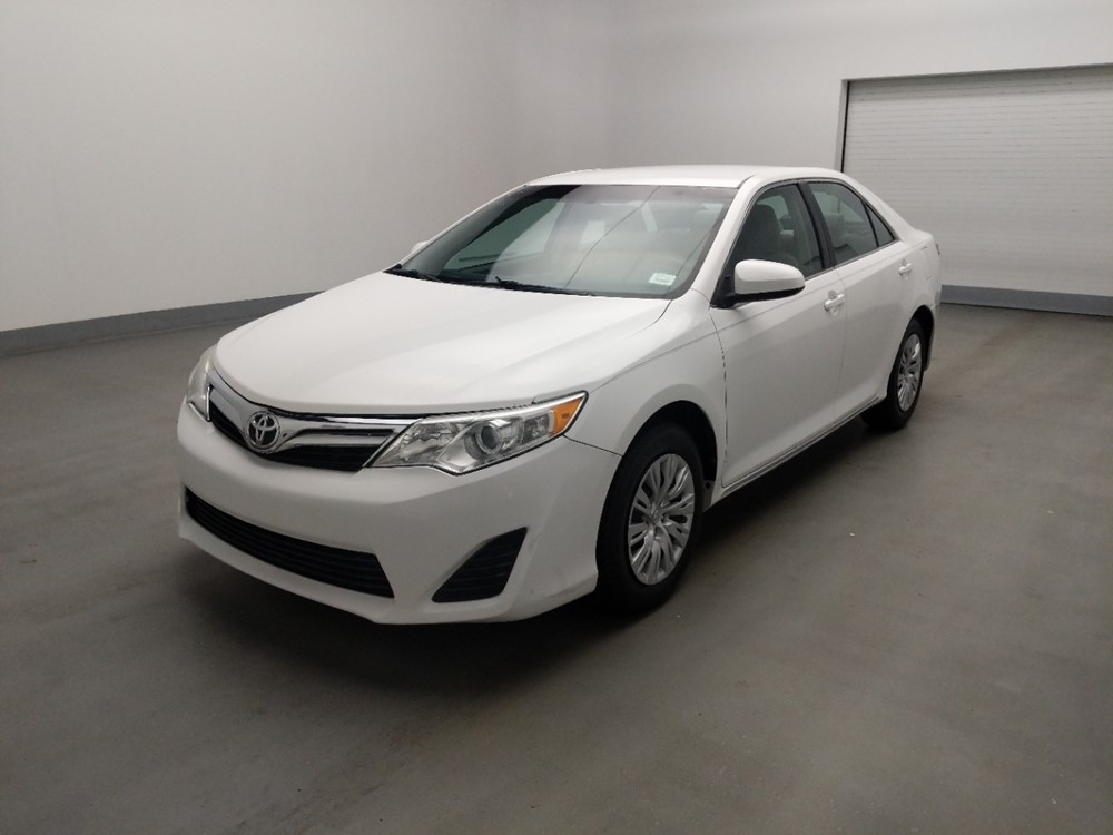 Used 2014 Toyota Camry Driver Front Bumper