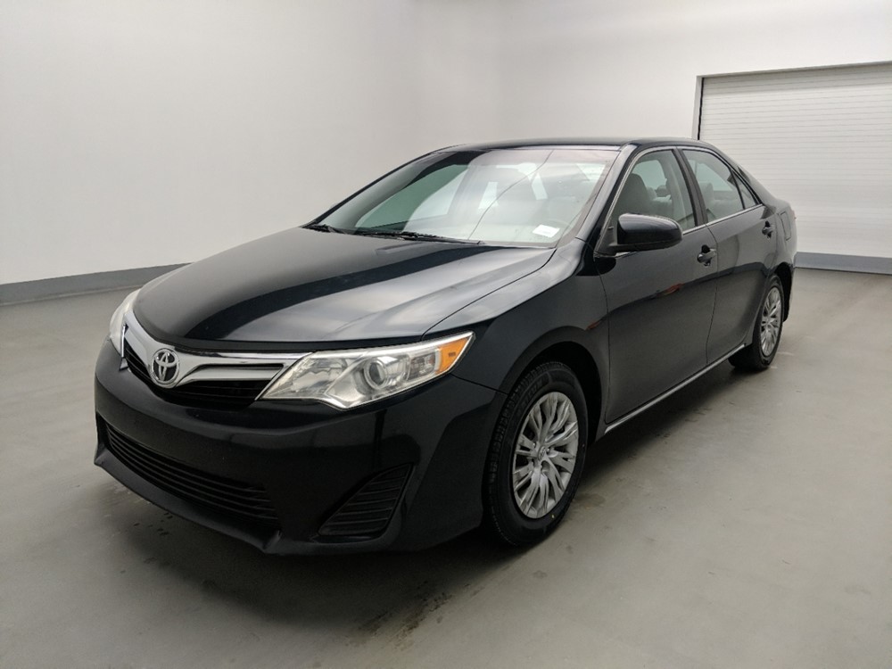 Used 2014 Toyota Camry Driver Front Bumper