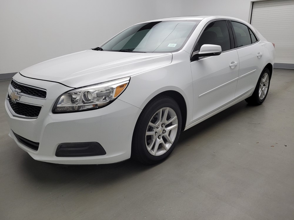 Used 2013 Chevrolet Malibu Driver Front Bumper