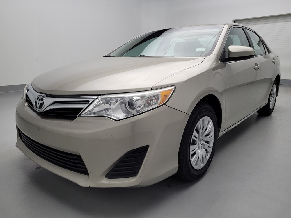 Used 2014 Toyota Camry Driver Front Bumper