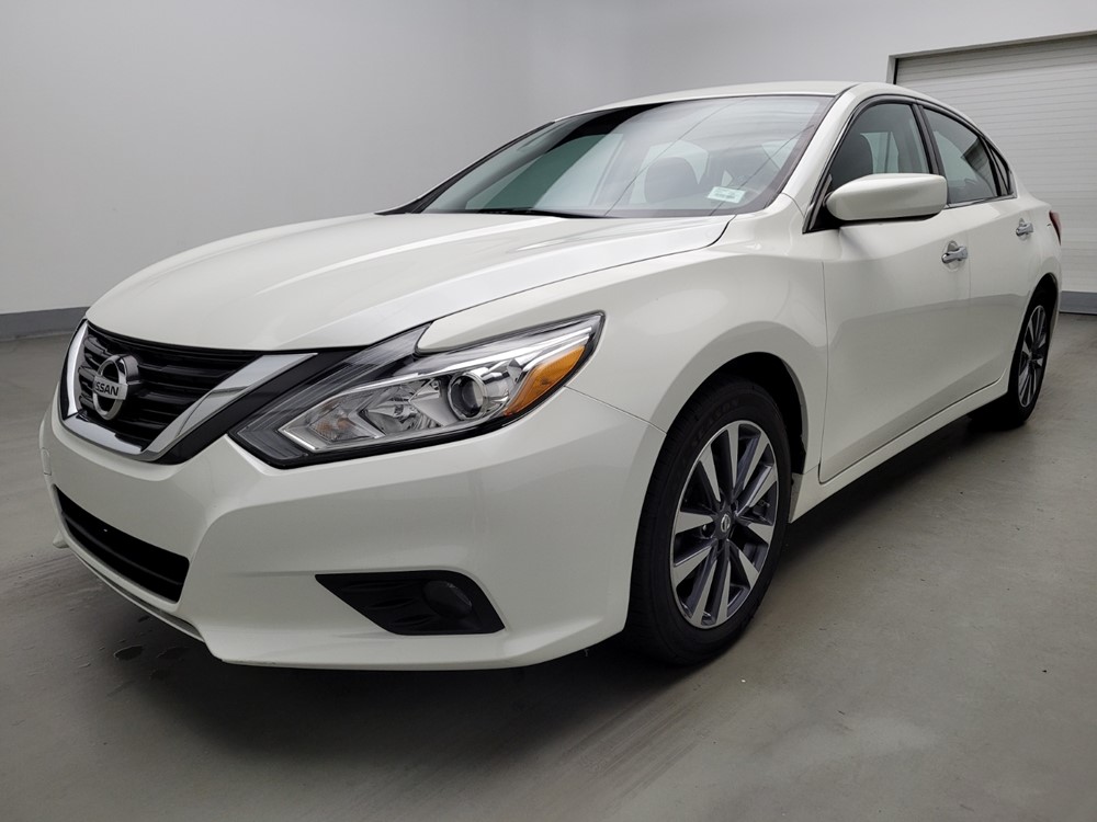 Used 2017 Nissan Altima Driver Front Bumper