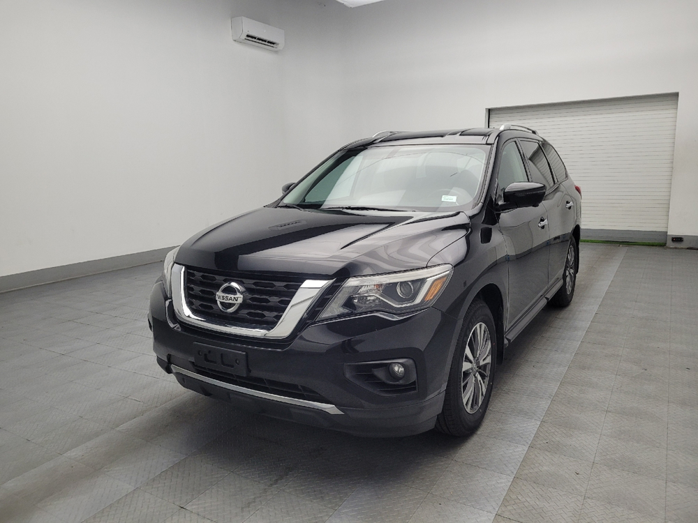 2017 Nissan Pathfinder SL's photo