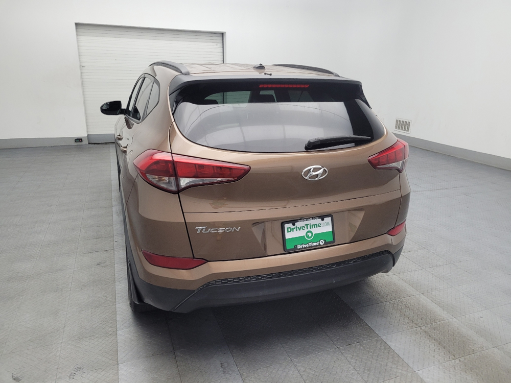 Image 5 of 2016 Hyundai Tucson SE