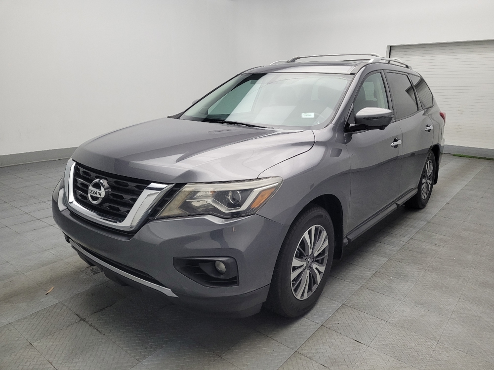 2017 Nissan Pathfinder SL's photo