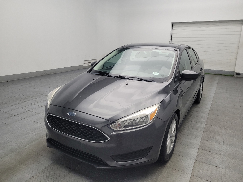 2018 Ford Focus SE's photo