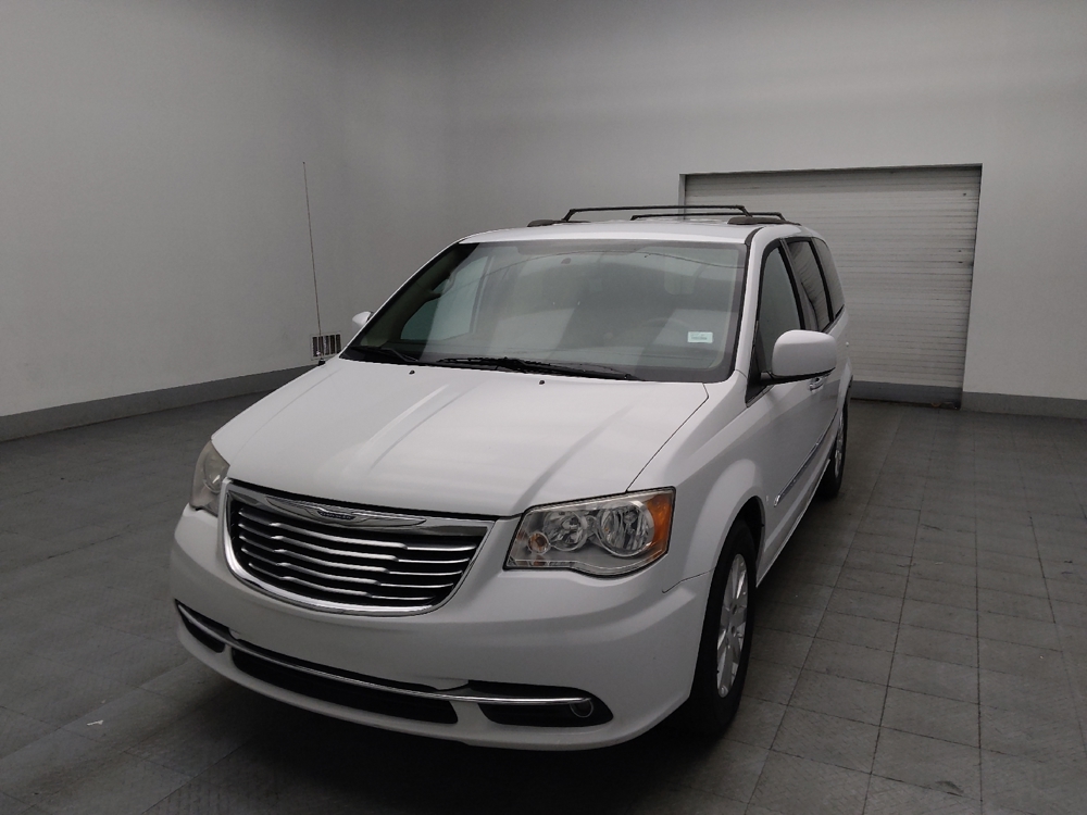 2016 Chrysler Town & Country Touring's photo