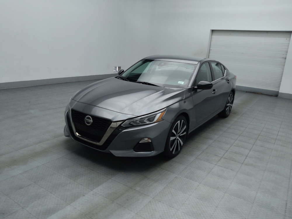 2022 Nissan Altima SR's photo