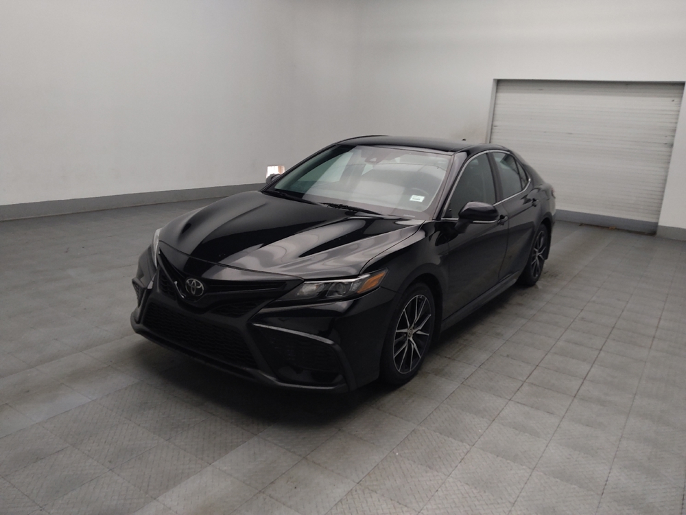 2022 Toyota Camry SE's photo