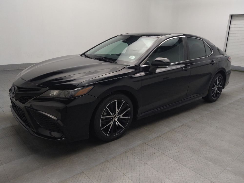 2023 Toyota Camry SE's photo