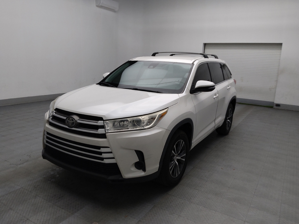 2017 Toyota Highlander LE's photo