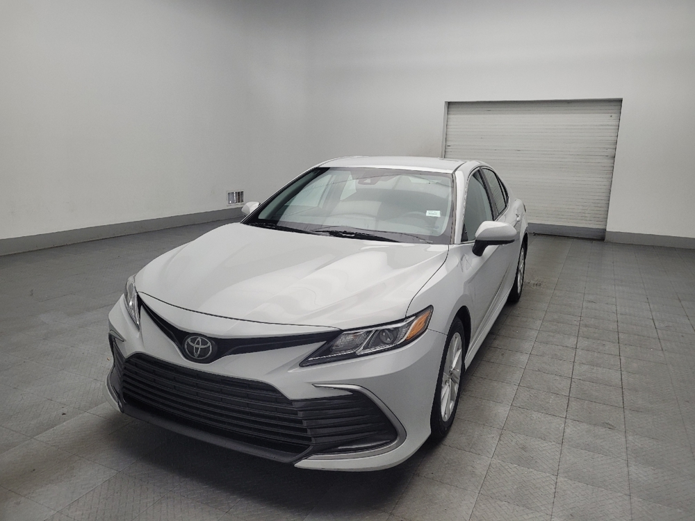 2022 Toyota Camry LE's photo