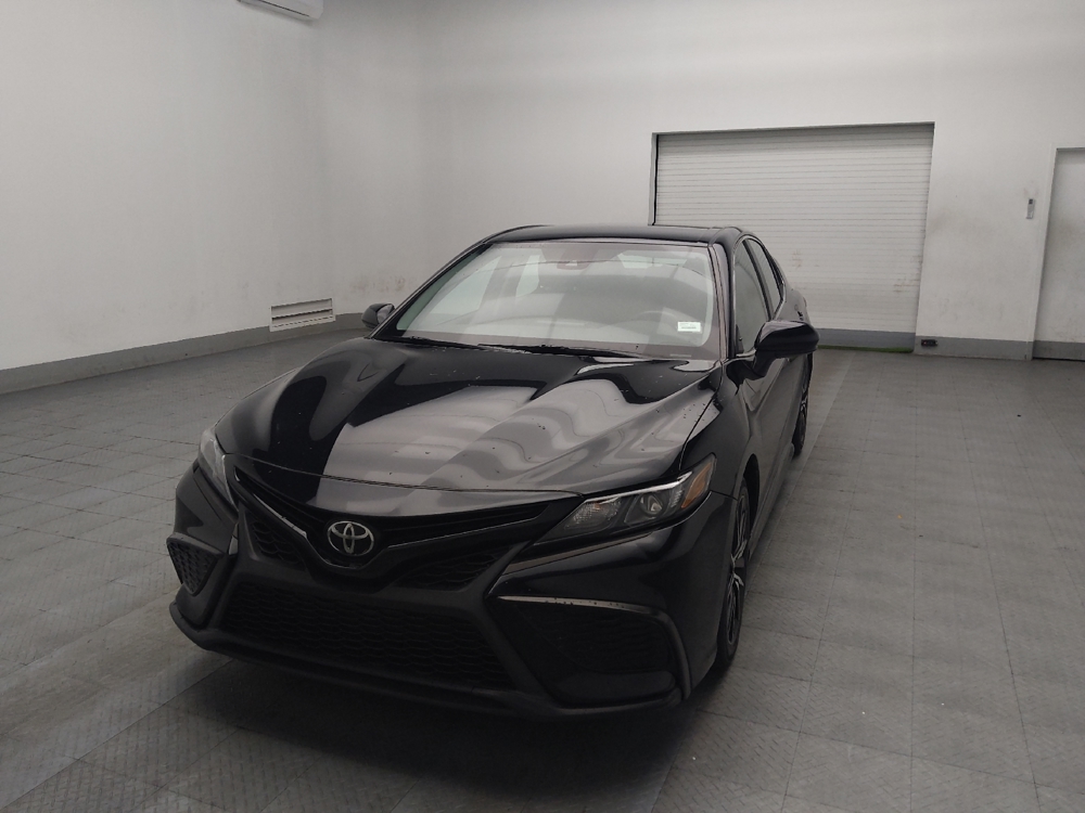 2021 Toyota Camry SE's photo