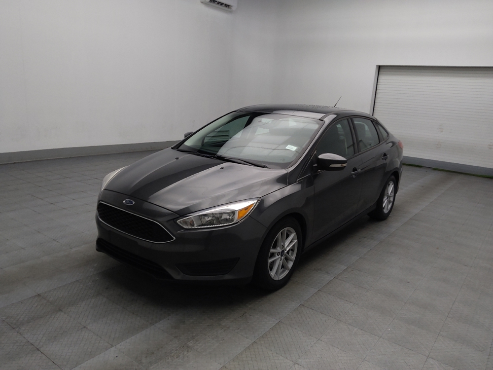 2016 Ford Focus SE's photo