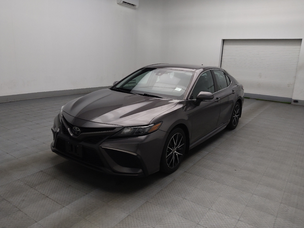 2022 Toyota Camry SE's photo