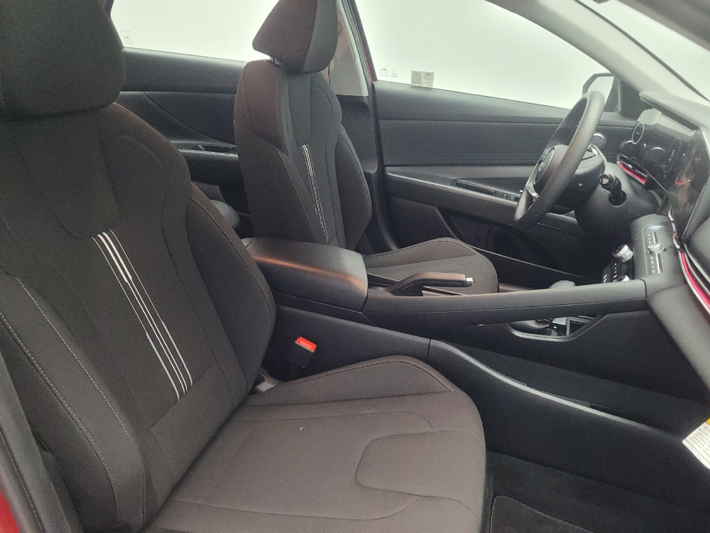 2024 Hyundai Elantra SEL - Photo 16