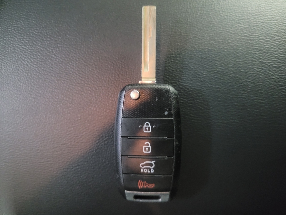 2018 Kia Sorento L - Photo 25
