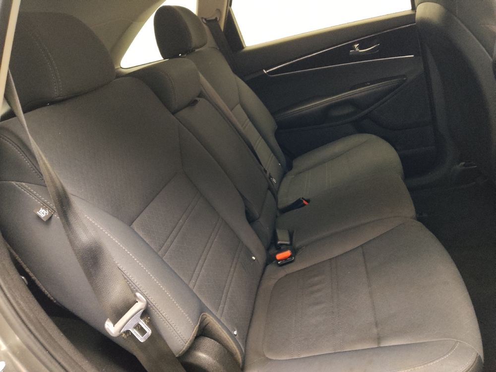 2018 Kia Sorento L - Photo 15