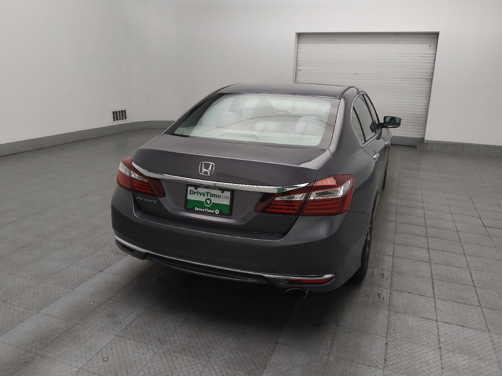 2017 Honda Accord LX - Photo 6