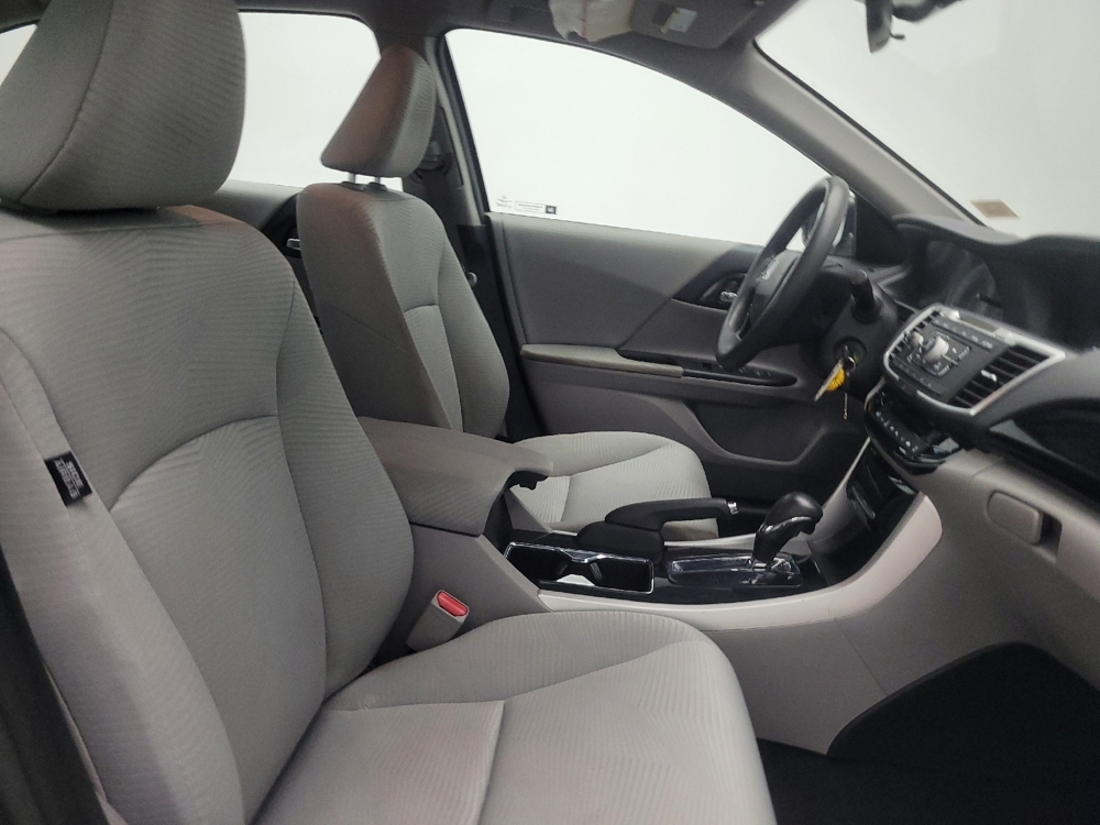 2017 Honda Accord LX - Photo 16