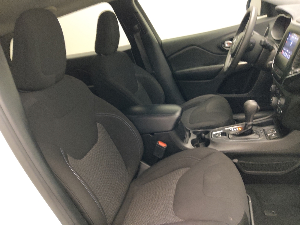 2021 Jeep Cherokee Latitude - Photo 16