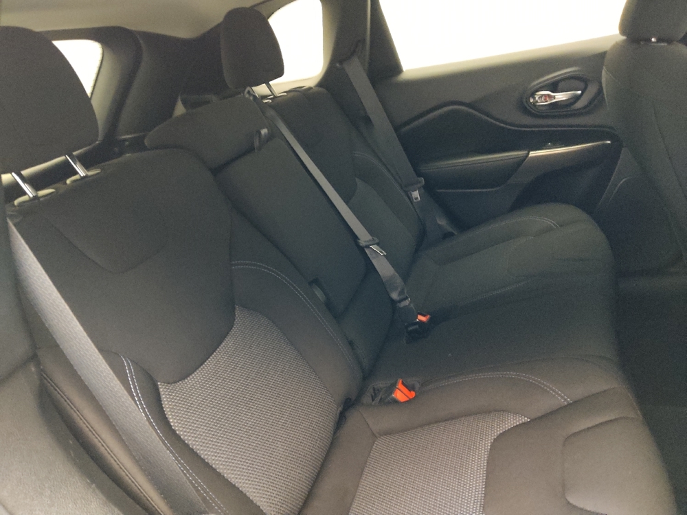 2021 Jeep Cherokee Latitude - Photo 15