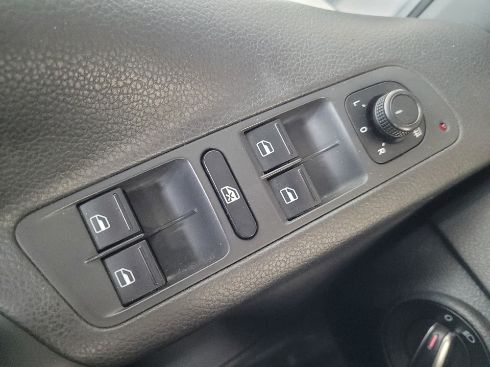 2017 Volkswagen Tiguan Limited Base - Photo 21