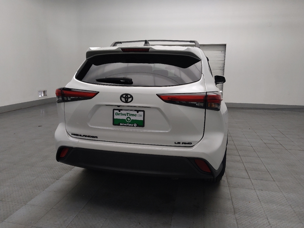 2022 Toyota Highlander LE - Photo 6