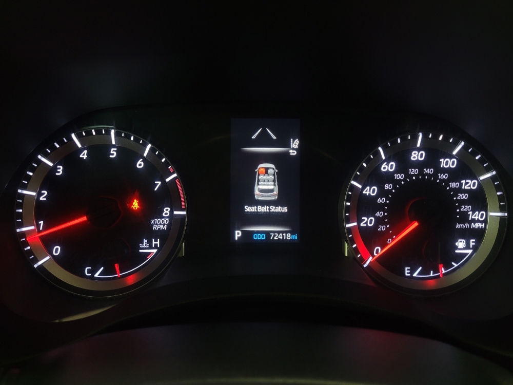 2022 Toyota Highlander LE - Photo 18