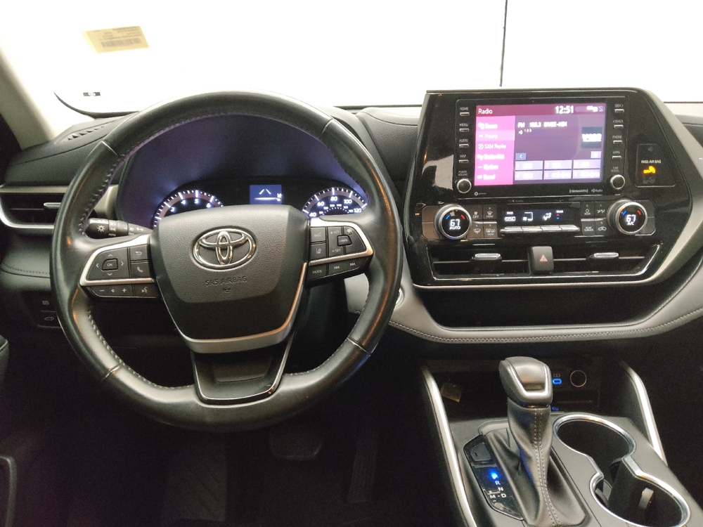 2022 Toyota Highlander LE - Photo 17
