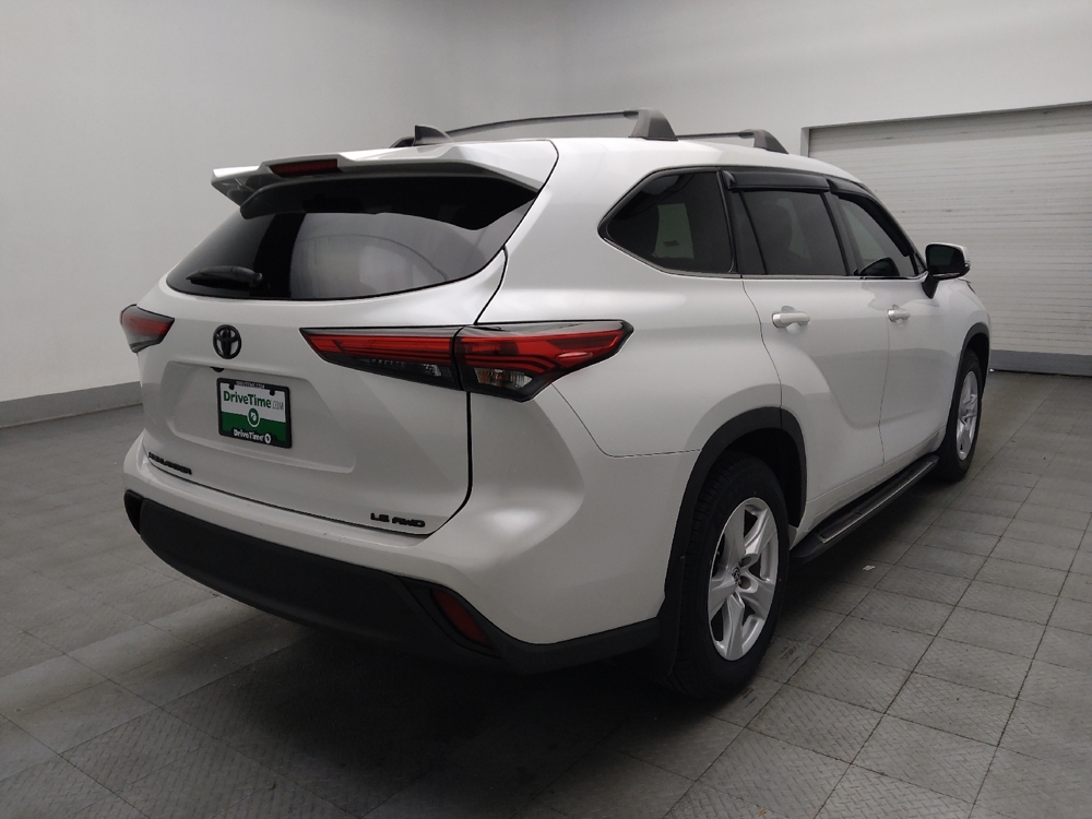 2022 Toyota Highlander LE - Photo 7