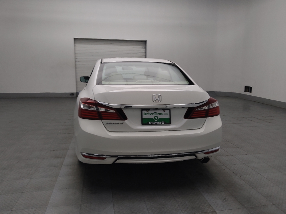 2017 Honda Accord LX - Photo 5