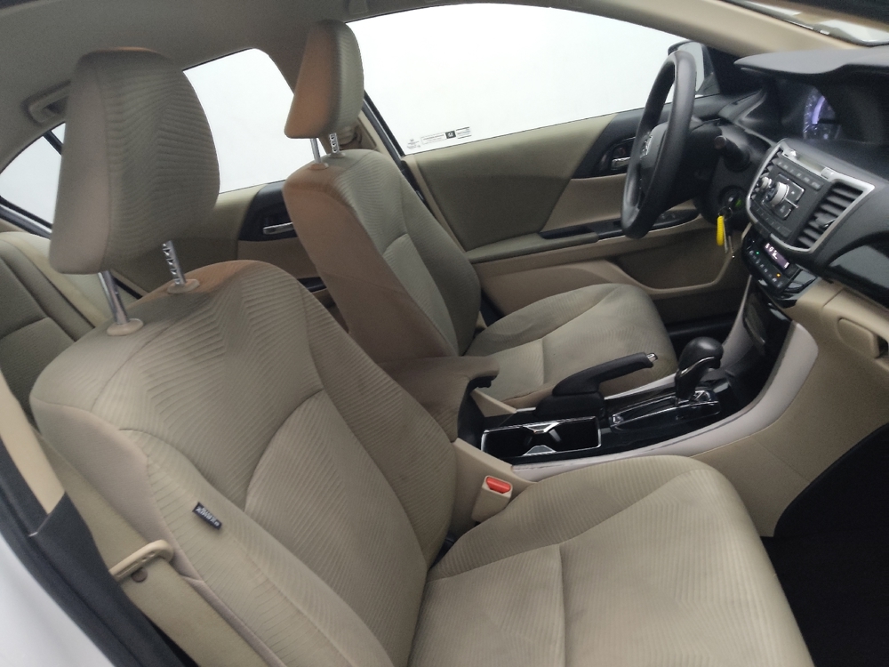 2017 Honda Accord LX - Photo 16