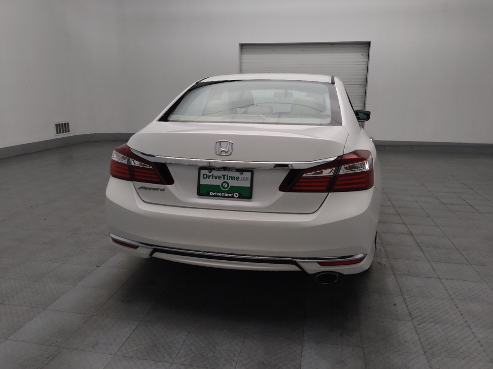 2017 Honda Accord LX - Photo 6