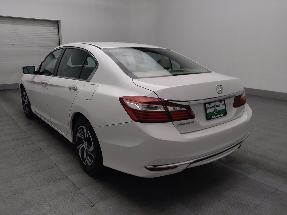 2017 Honda Accord LX - Photo 4