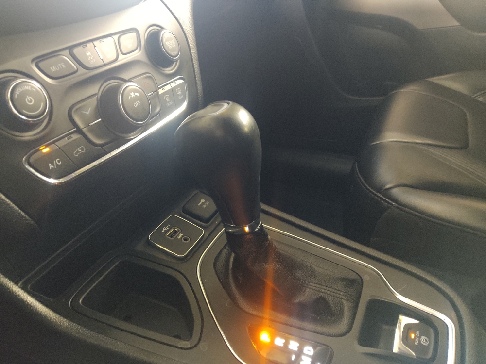 2021 Jeep Cherokee Latitude Plus - Photo 20