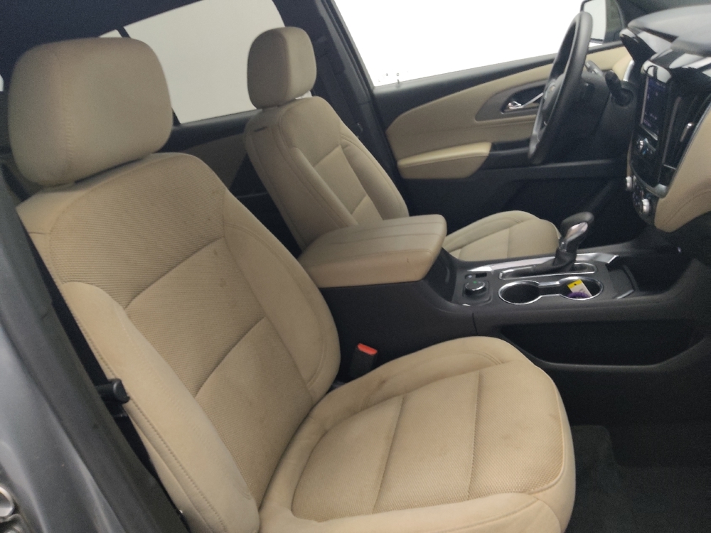 2023 Chevrolet Traverse LS - Photo 16
