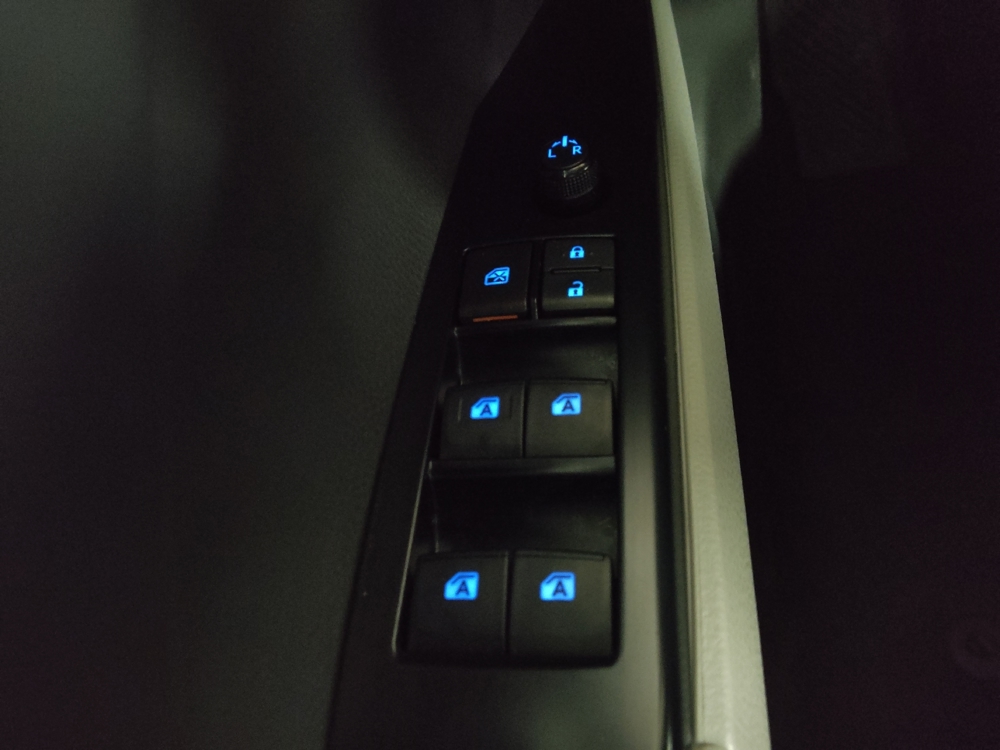 2018 Toyota Camry SE - Photo 21