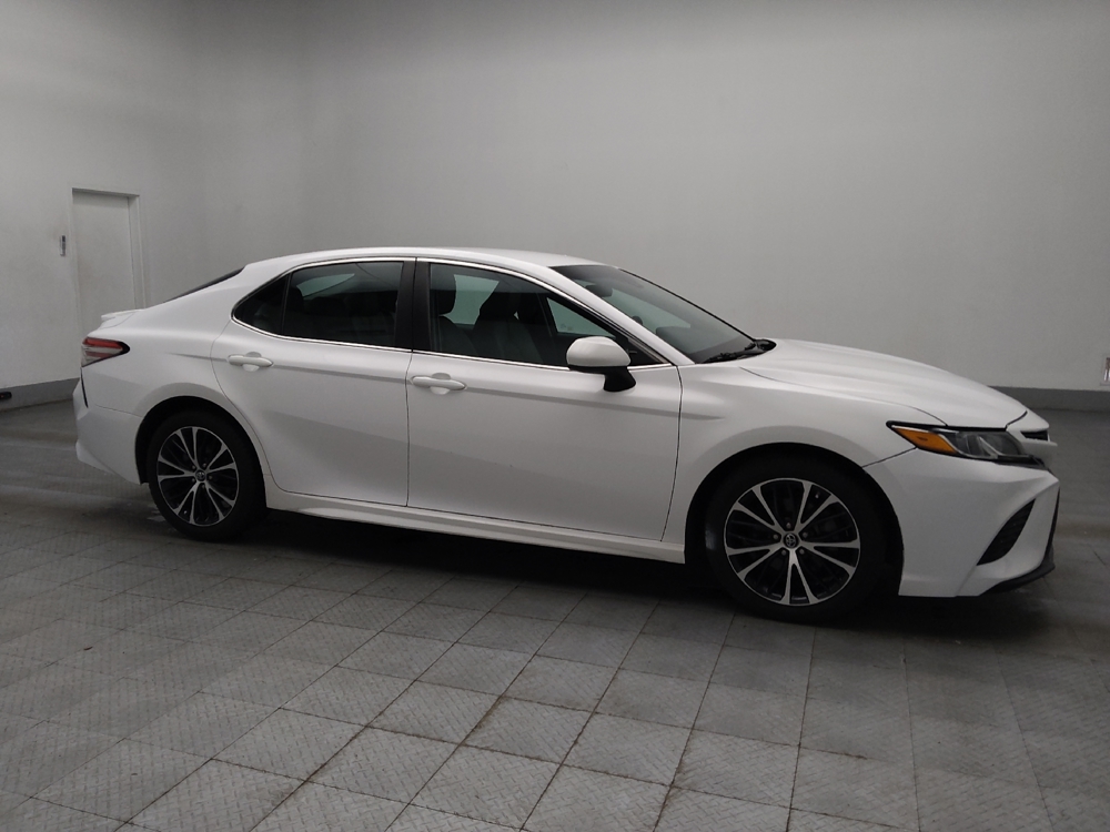 2018 Toyota Camry SE - Photo 9