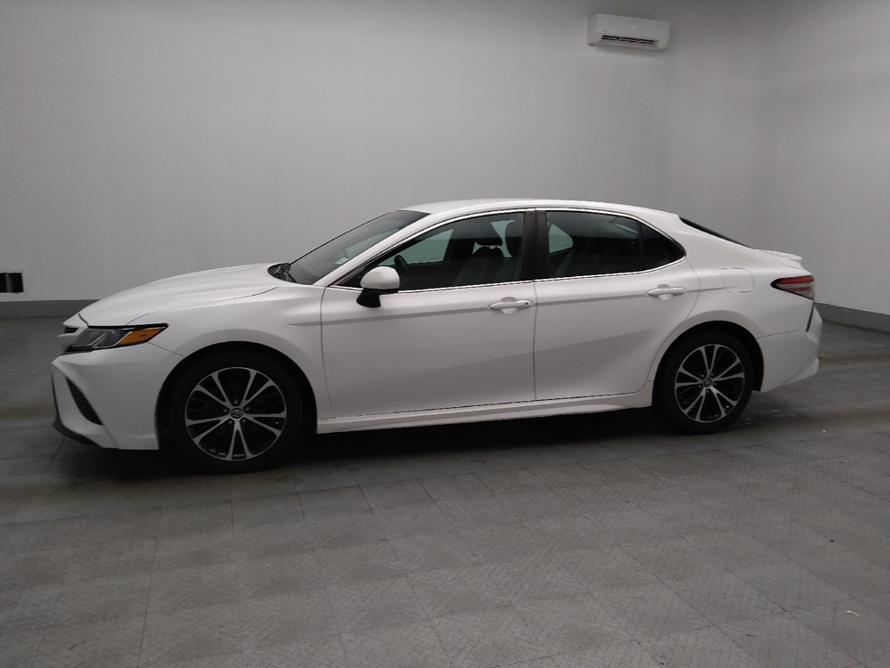 2018 Toyota Camry SE - Photo 2