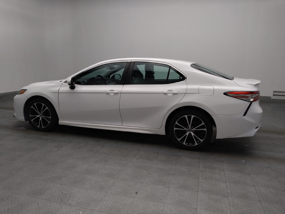 2018 Toyota Camry SE - Photo 3
