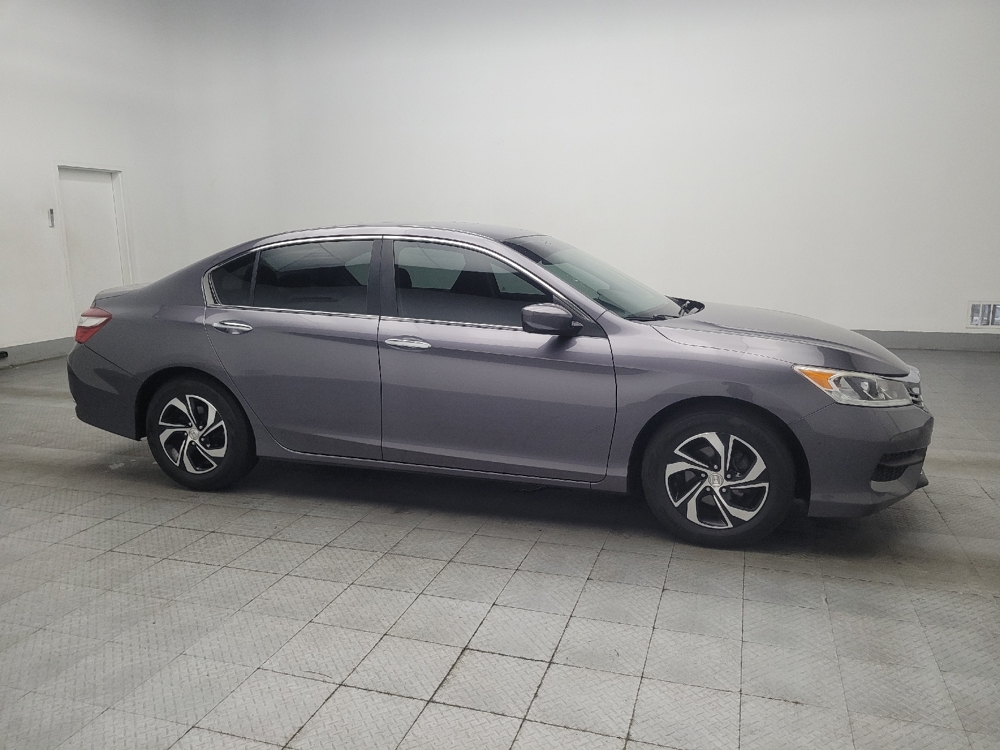 2017 Honda Accord LX - Photo 9