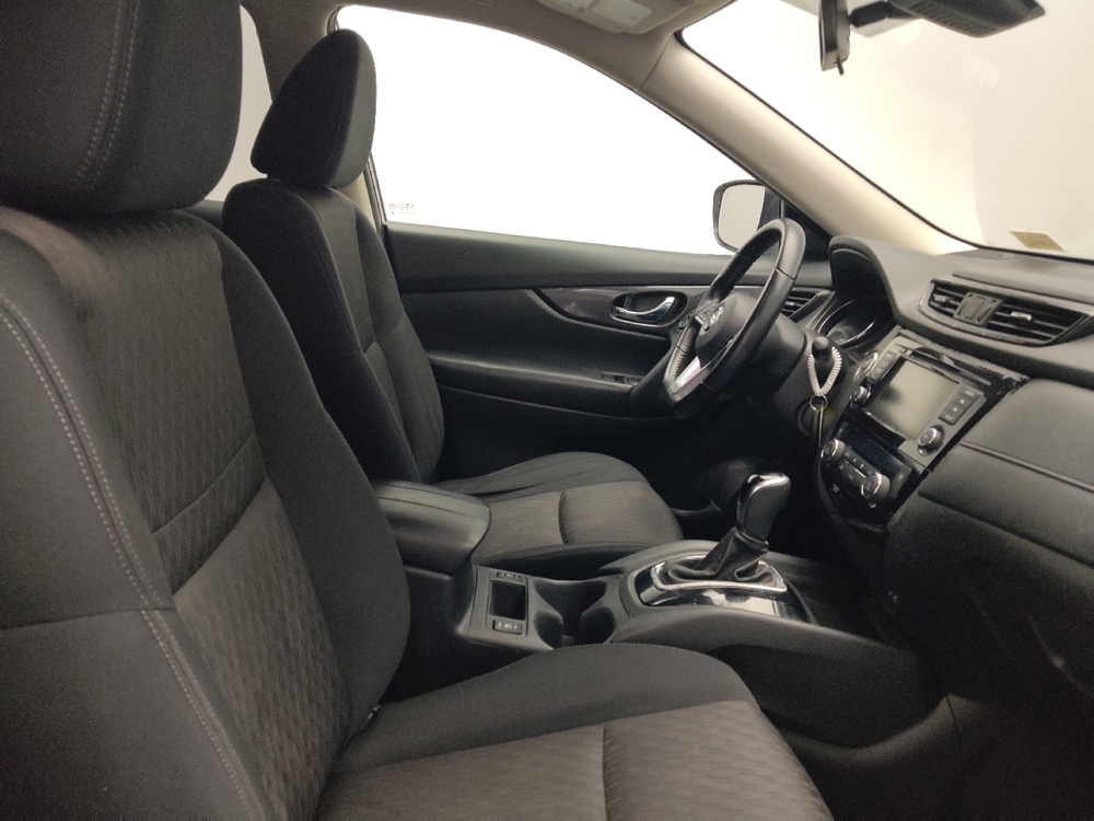 2020 Nissan Rogue SV - Photo 16