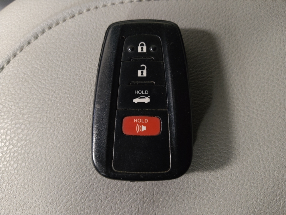 2018 Toyota Camry XLE Hybrid - Photo 25