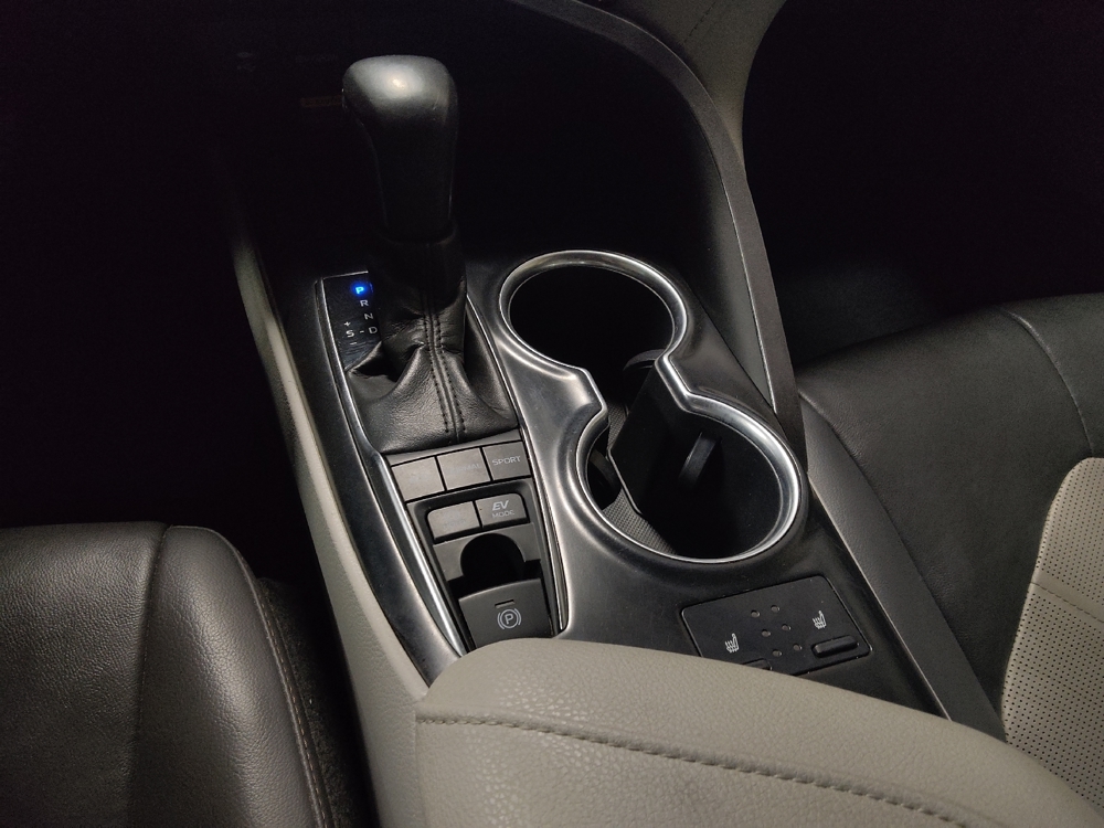 2018 Toyota Camry XLE Hybrid - Photo 20