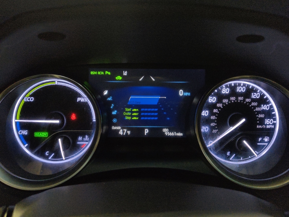 2018 Toyota Camry XLE Hybrid - Photo 18