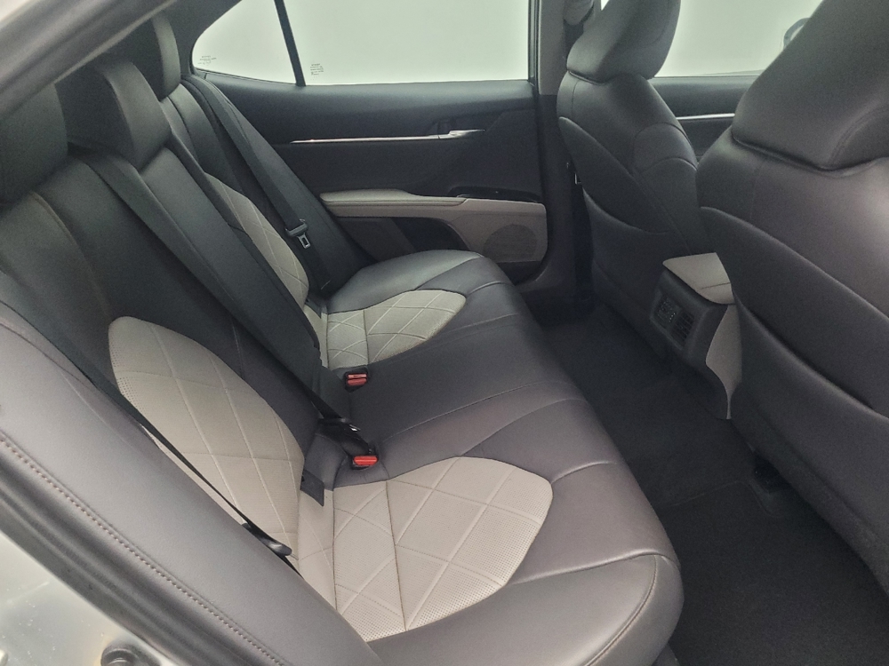 2018 Toyota Camry XLE Hybrid - Photo 15